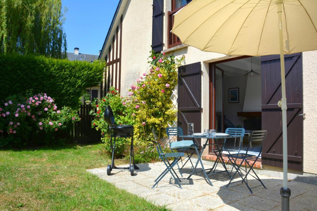 Cottage With Large Garden 15 Minutes Walk From The Beach วิลเลร์-ซูร์-แมร์ ภายนอก รูปภาพ